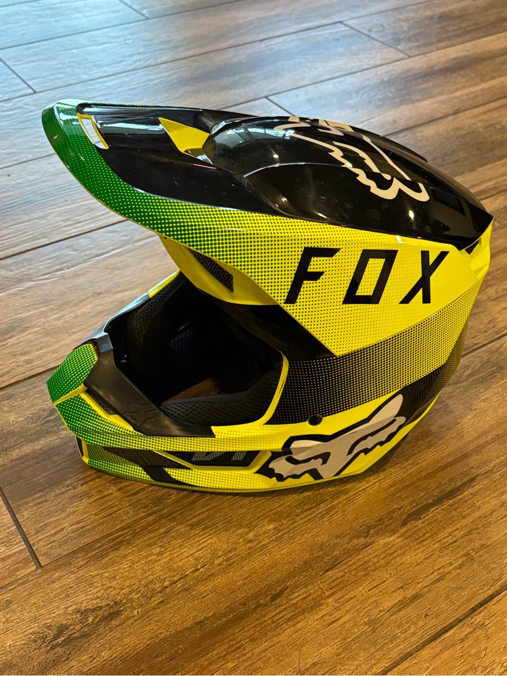FOX Full-Face Helmet in Yellow and Black